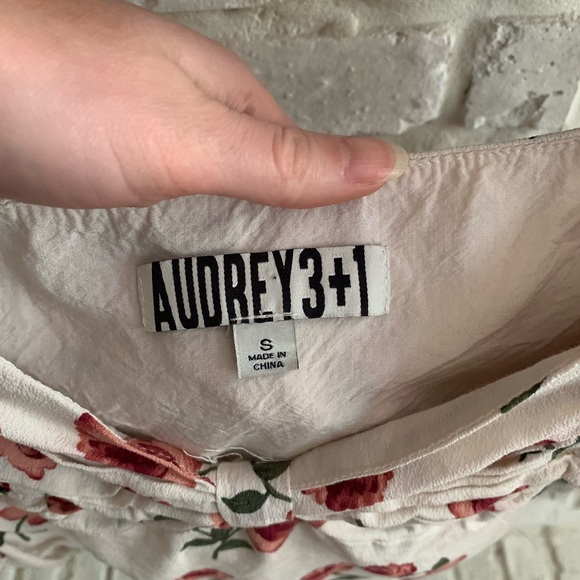 Audrey 3 + 1 Blouse from Revolve - Picture 2 of 7